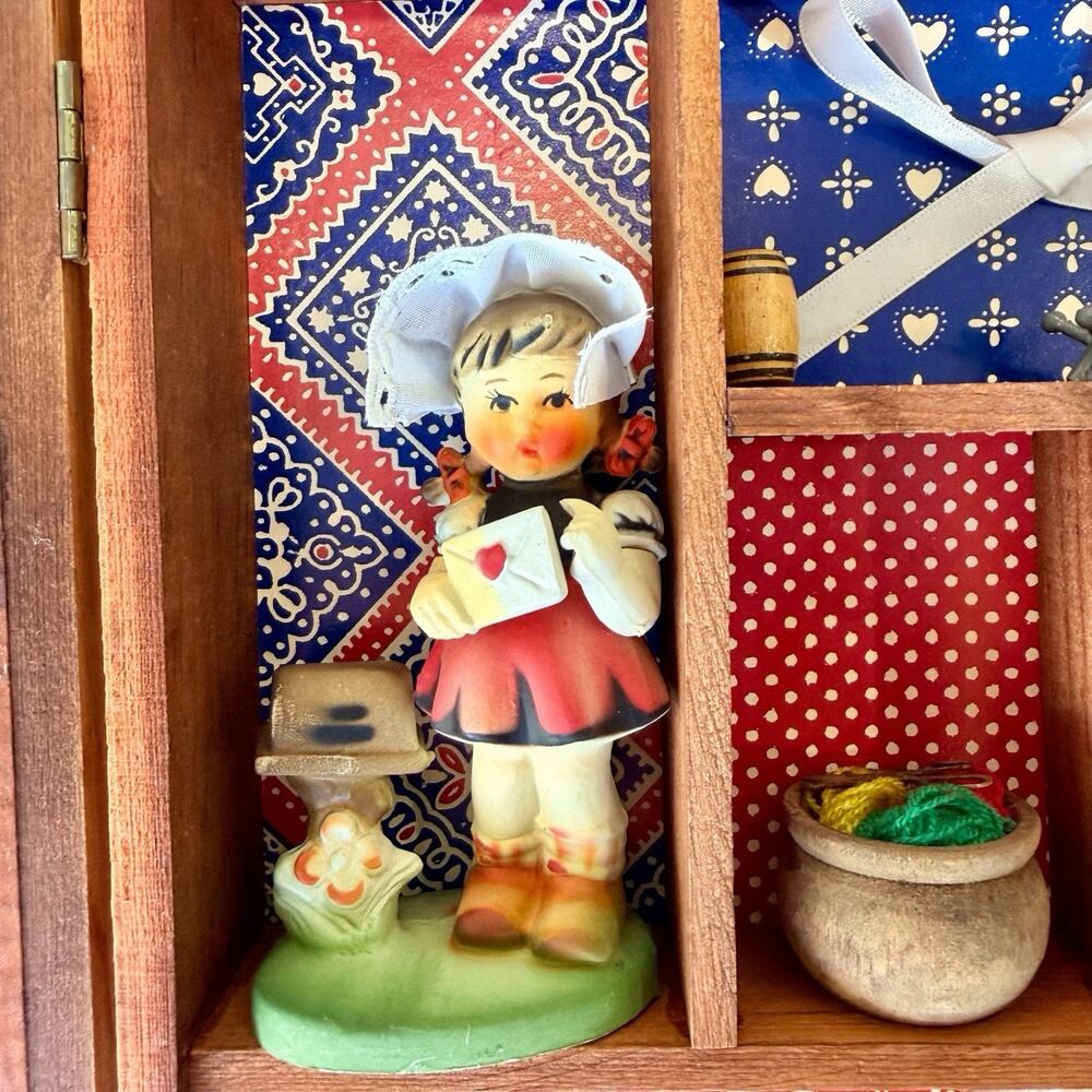 Vintage Wood Glass Wall Shadow Box Diorama Trinket Shelf 1970S Hummel Sewing - Picture 9 of 16